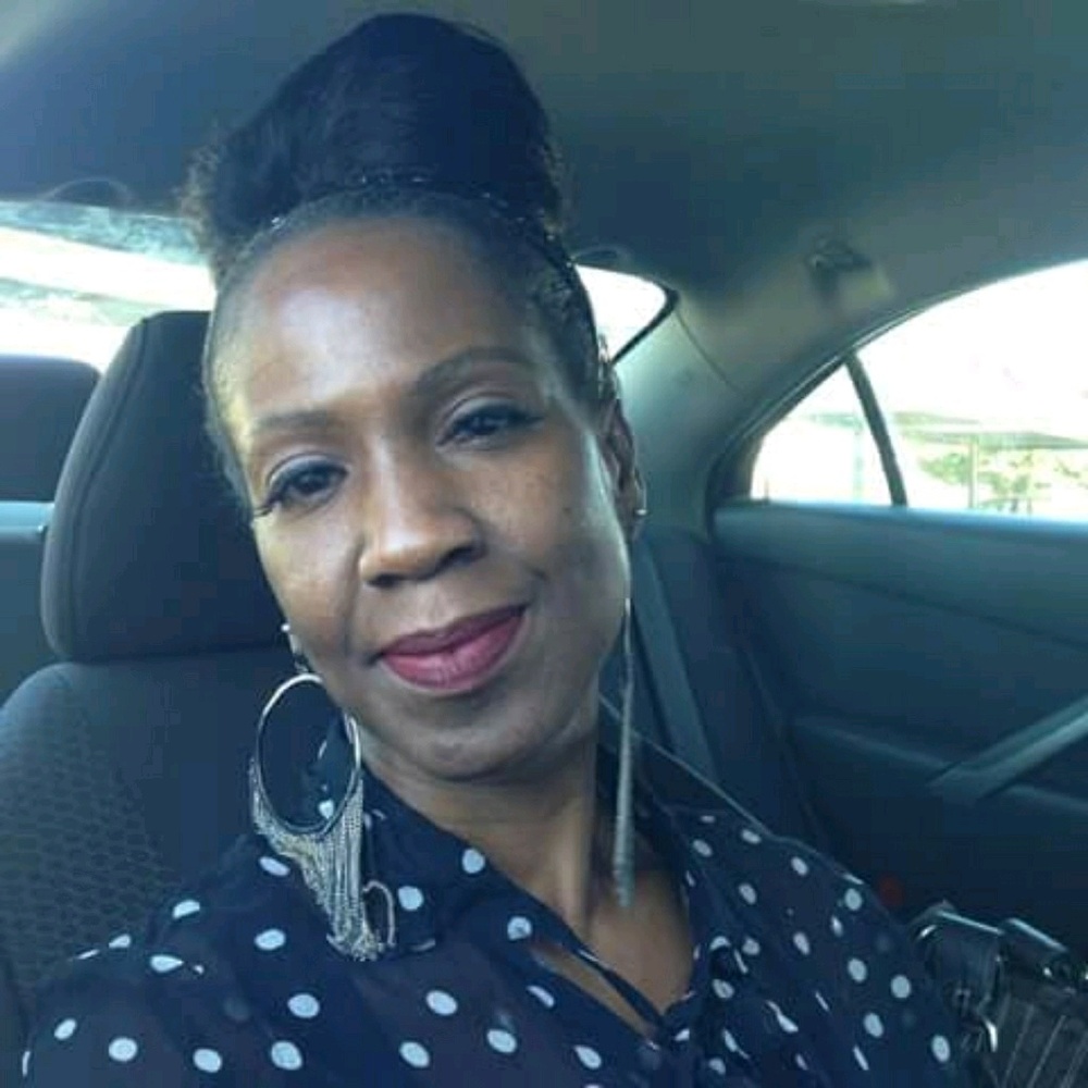 Meet your Posher, Simone